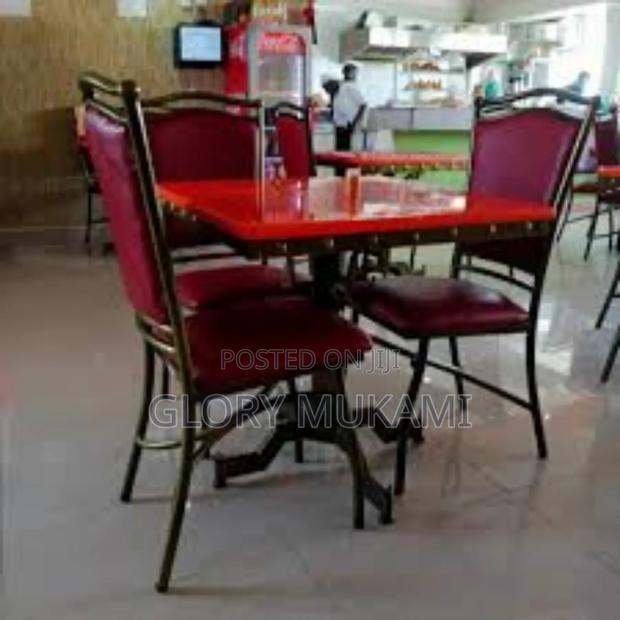 Luxury Restaurant Table With 4 Executive Chairs Red
