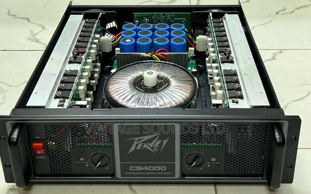 Peavey Cs4000 New Series Power Amplifier (48transistors)