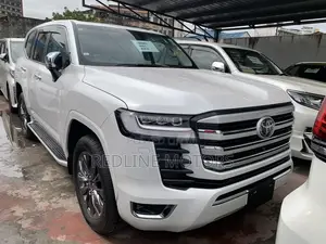 New Toyota Land Cruiser 2023 Pearl