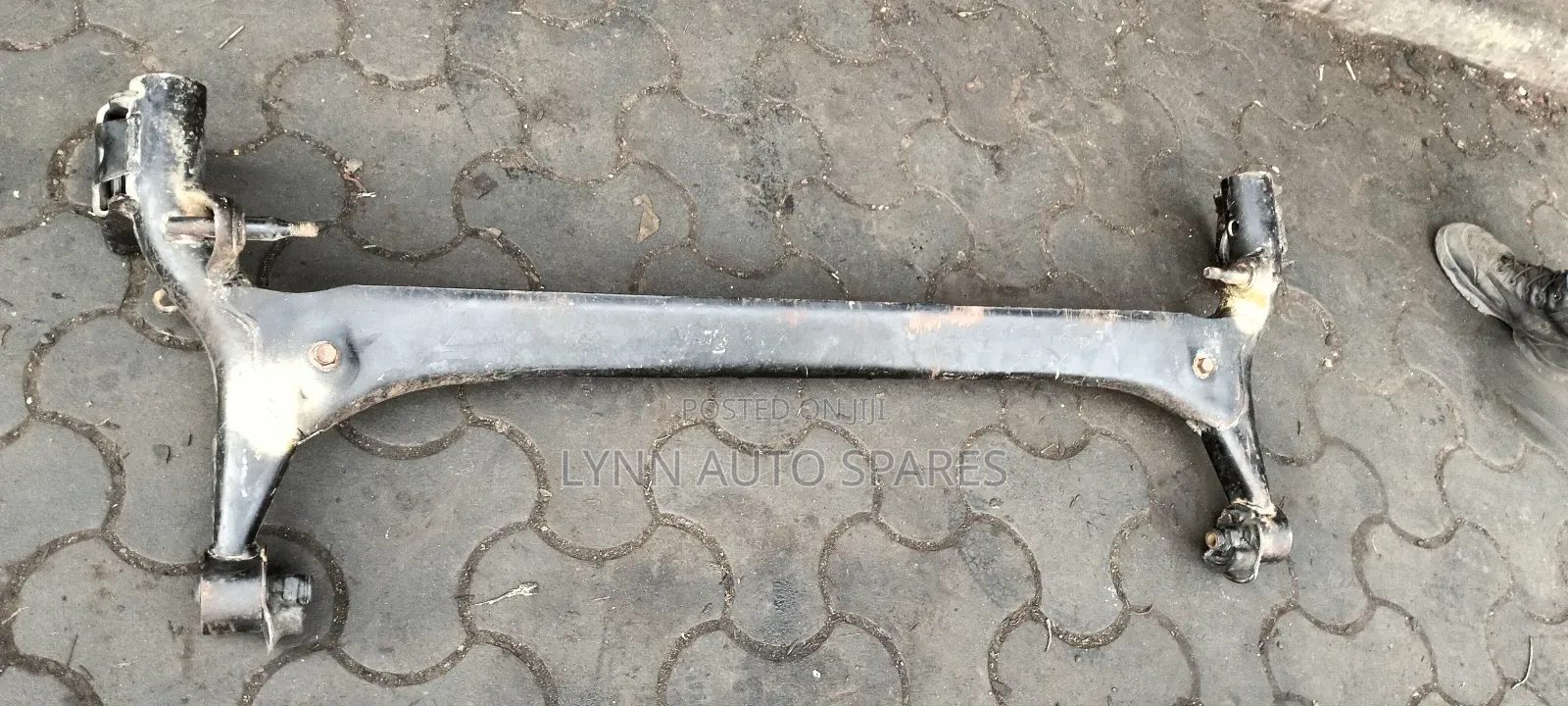 Toyota NZE Rear Beam Mlingoti Axle