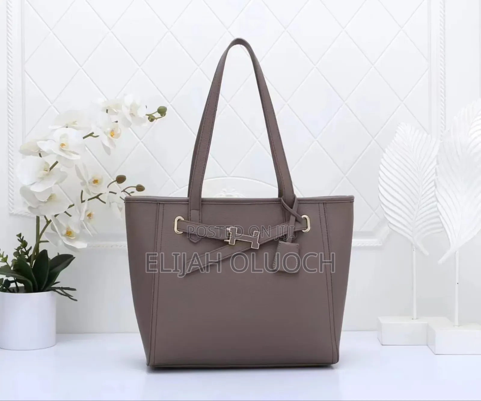 The H Bag 979