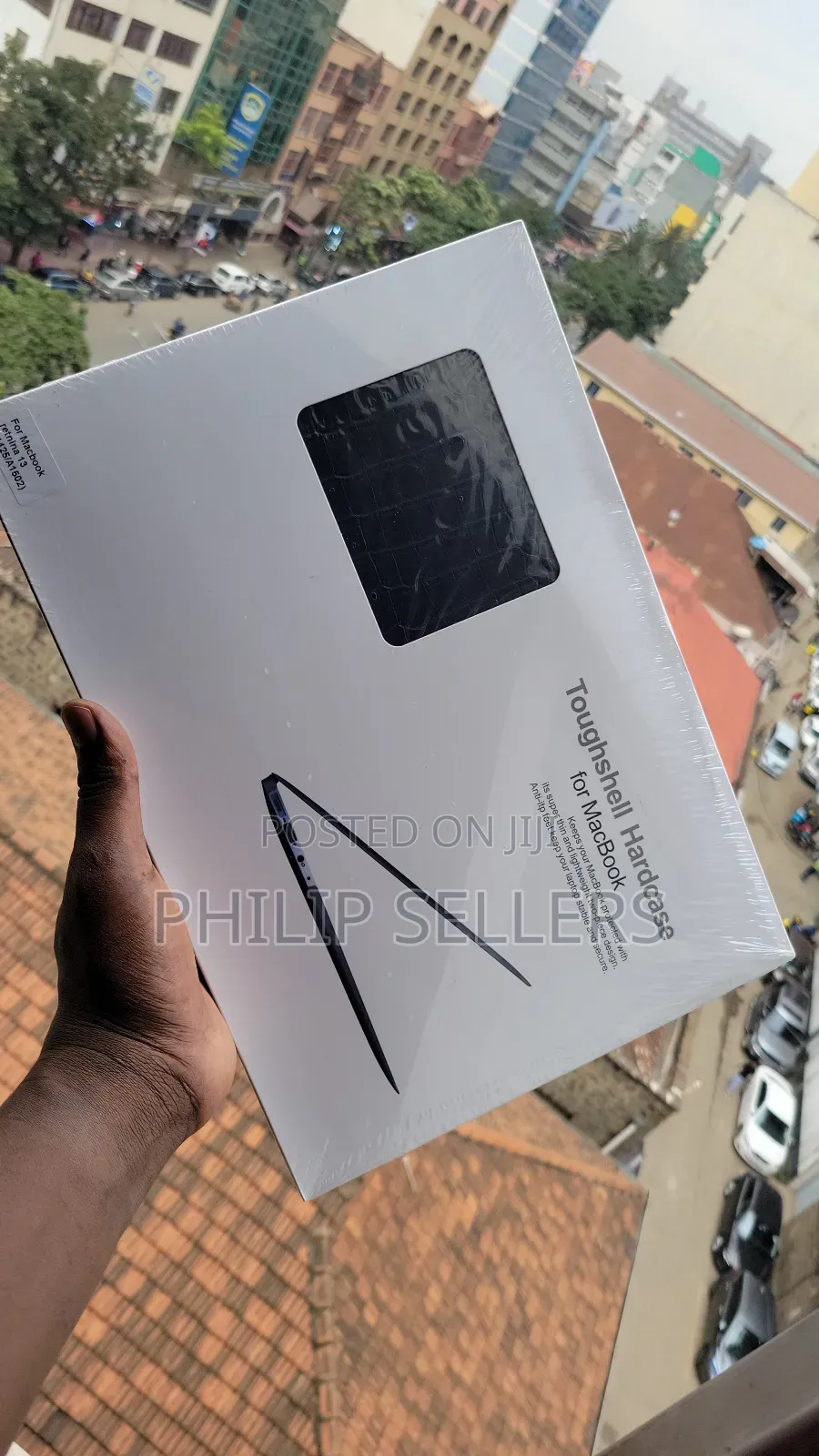 Design: Two-Piece Design That Snaps on and Off Your Macbook