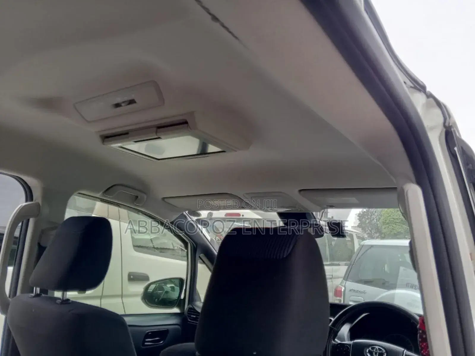 Toyota Noah 2.0 FWD (8 Seater) 2017 White
