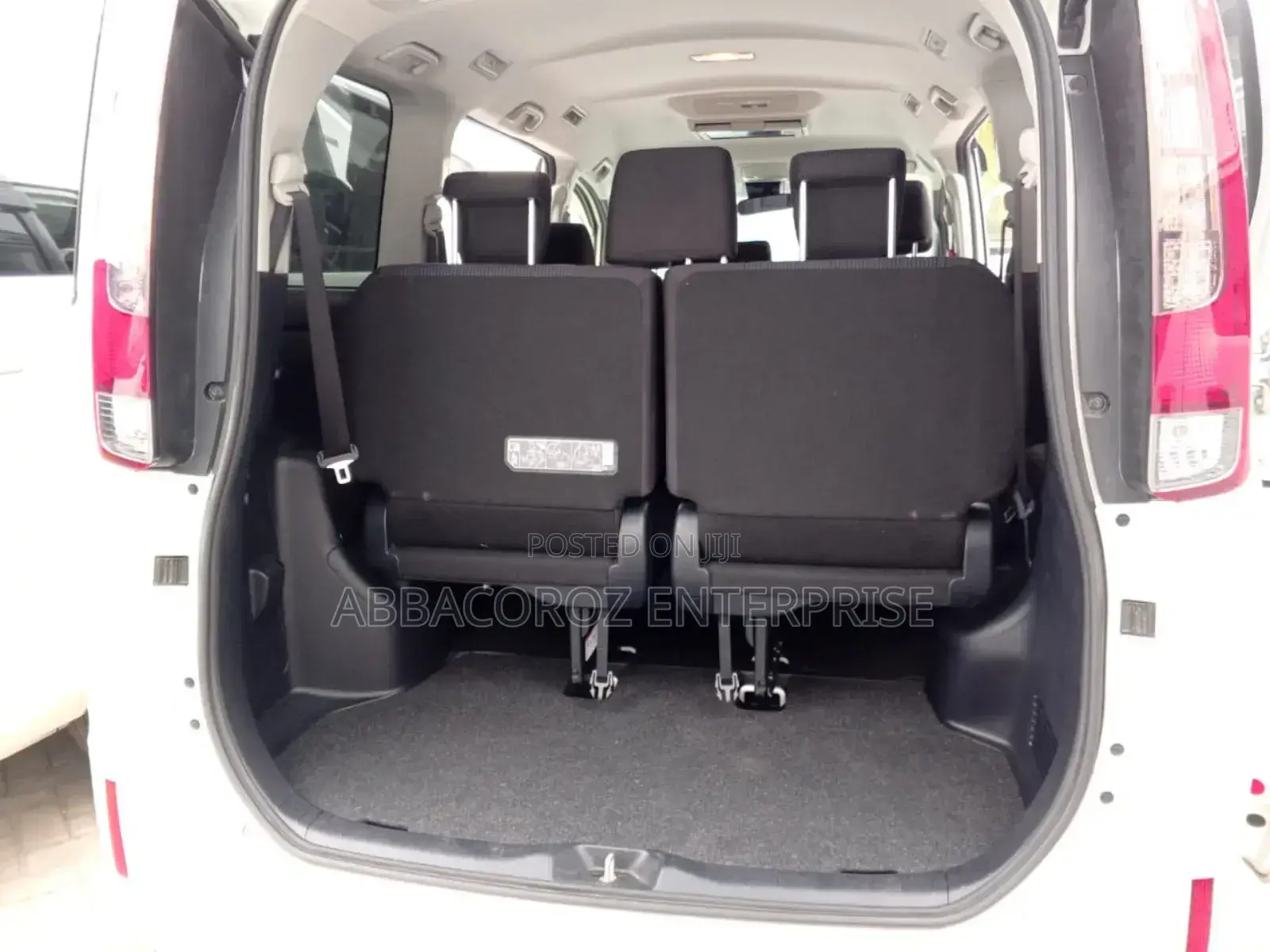 Toyota Noah 2.0 FWD (8 Seater) 2017 White