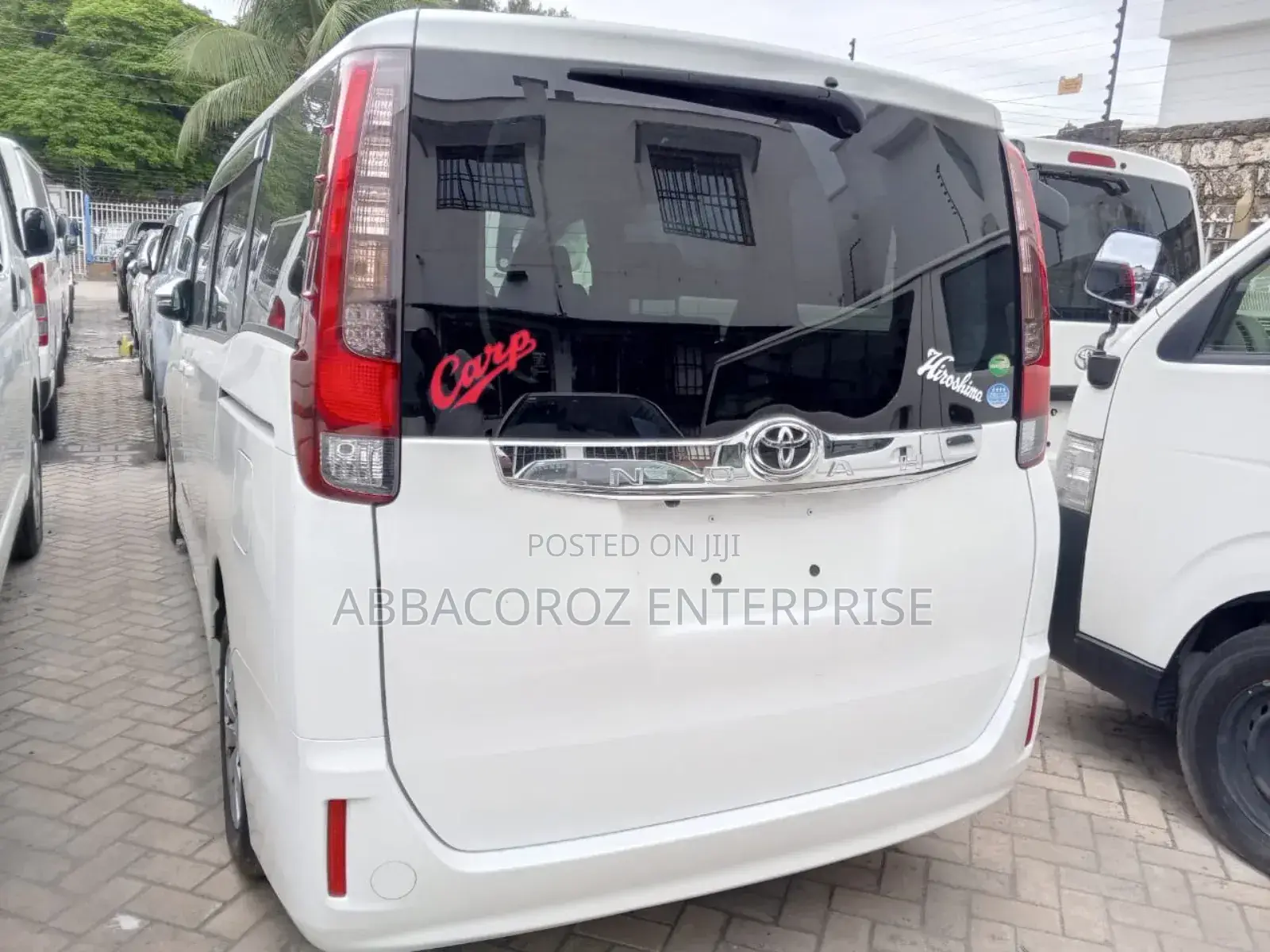 Toyota Noah 2.0 FWD (8 Seater) 2017 White