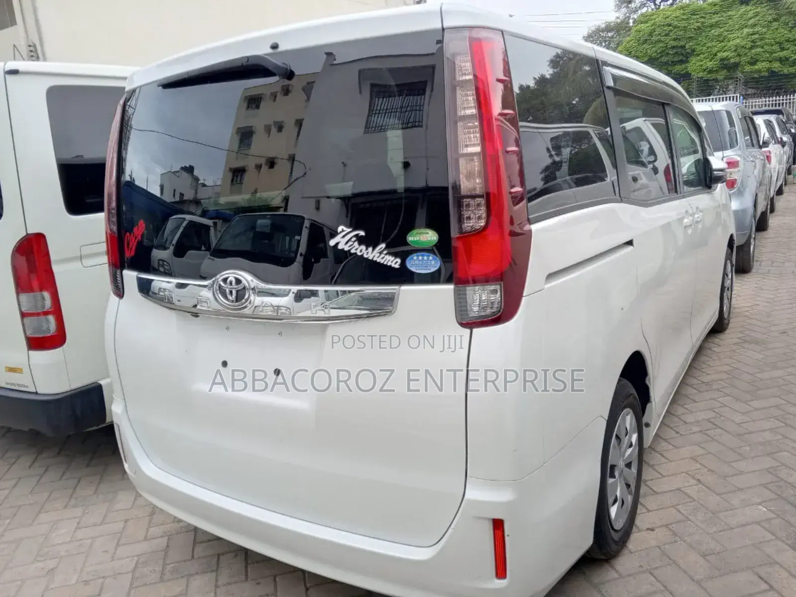Toyota Noah 2.0 FWD (8 Seater) 2017 White