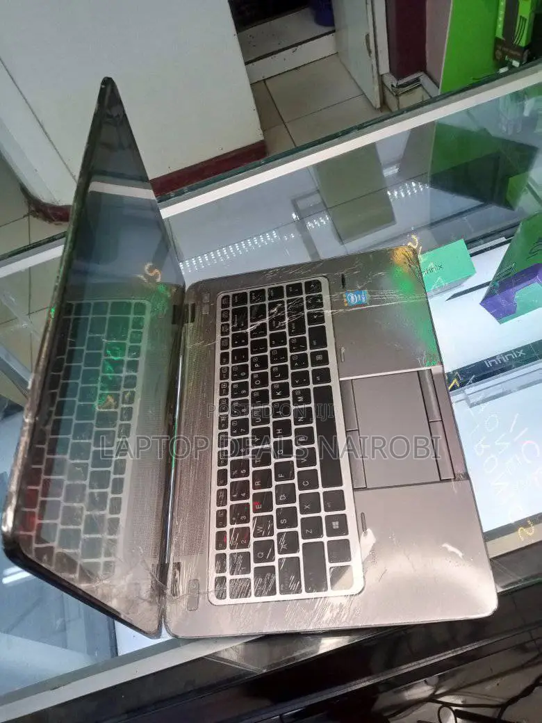 Laptop HP EliteBook 840 G1 8GB Intel Core I5 SSHD (Hybrid) 256GB