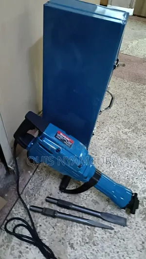 Makita Demolisher Breaker