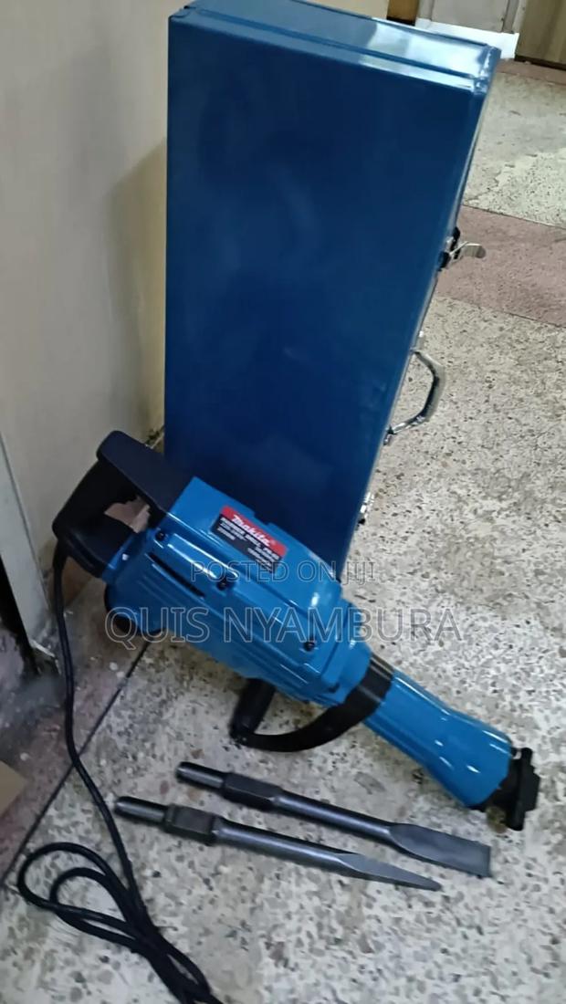 Makita Demolisher Breaker - thumbnail 4
