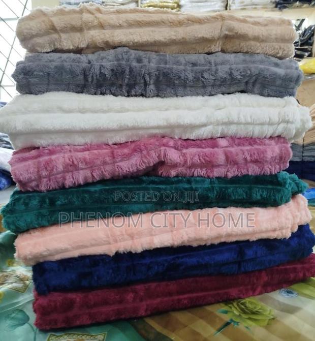 Quality Plush Fleece Blankets - thumbnail 3