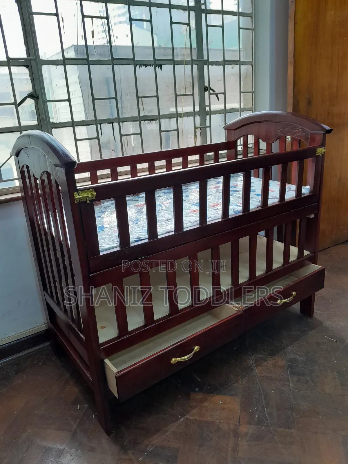 2 Levelled Baby Cot * Baby Cot