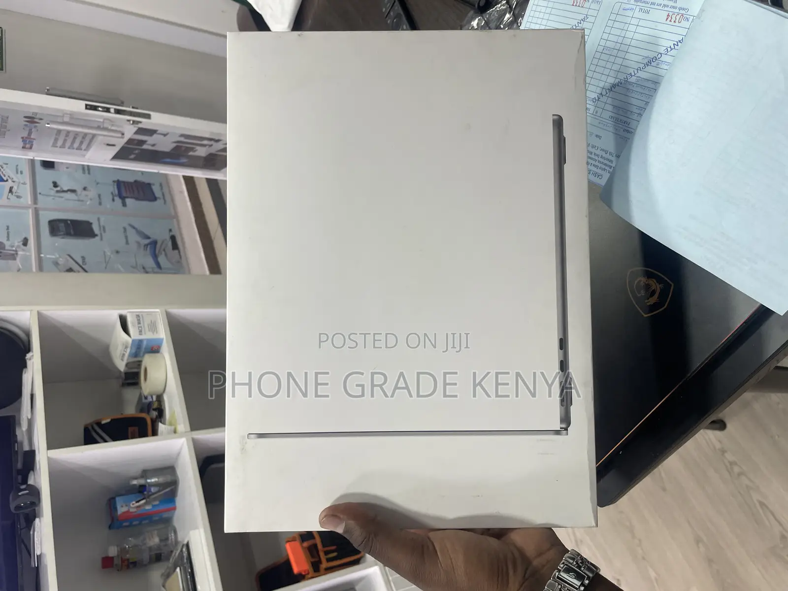New Laptop Apple MacBook Air 2022 M2 8GB Apple M2 SSD 256GB