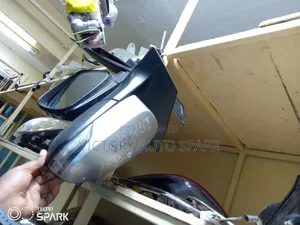 Auris Sidemirror 2015/2016 Model