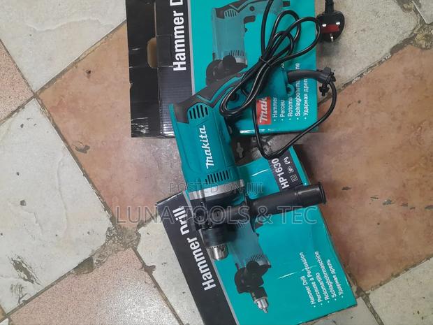 Makita Professional Impact Drill 710wwith 13mm Chuck Size