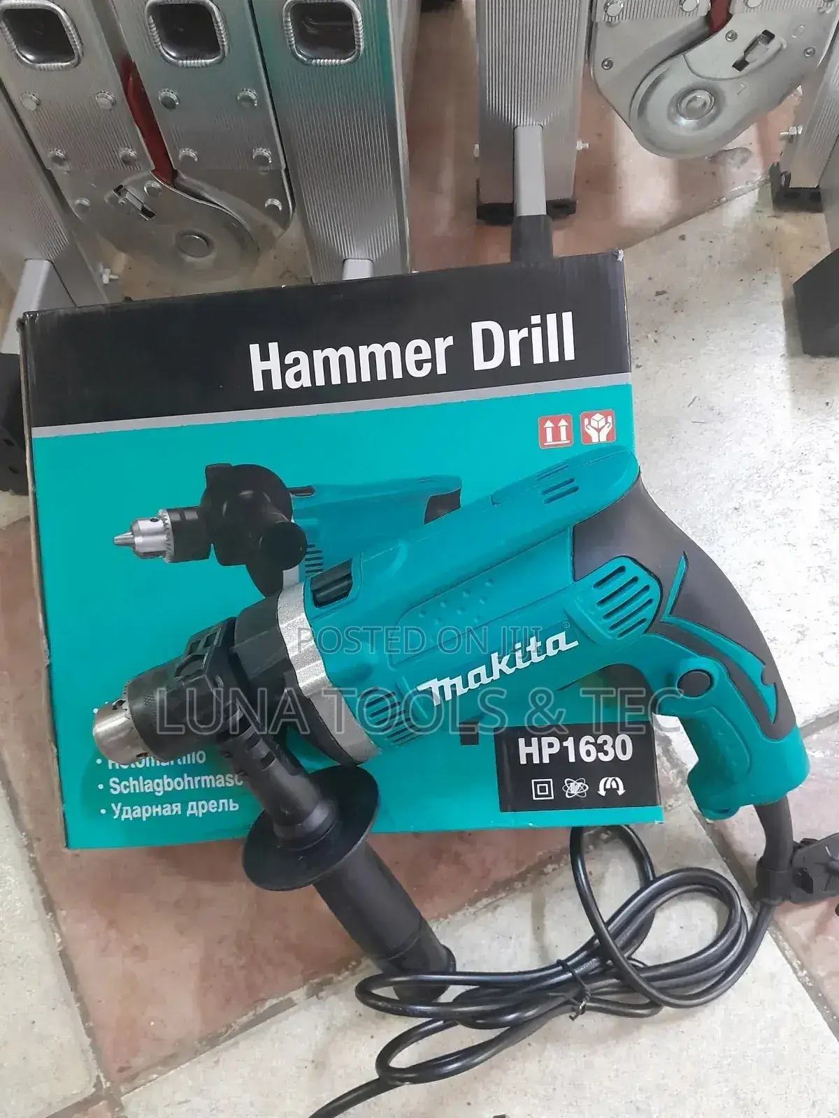 Powerful Makita Drill Machine 710W Plus Additional Handle