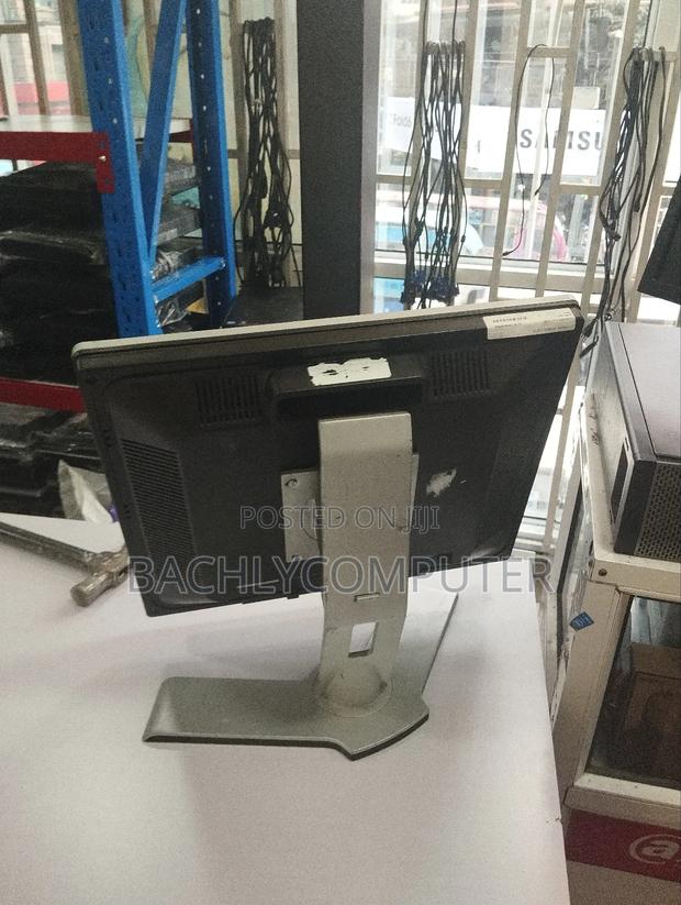 HP Le1901w 19-Inch Widescreen LCD Monitor - thumbnail 3