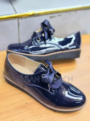 Carvelar Wedge Ribbon Broques