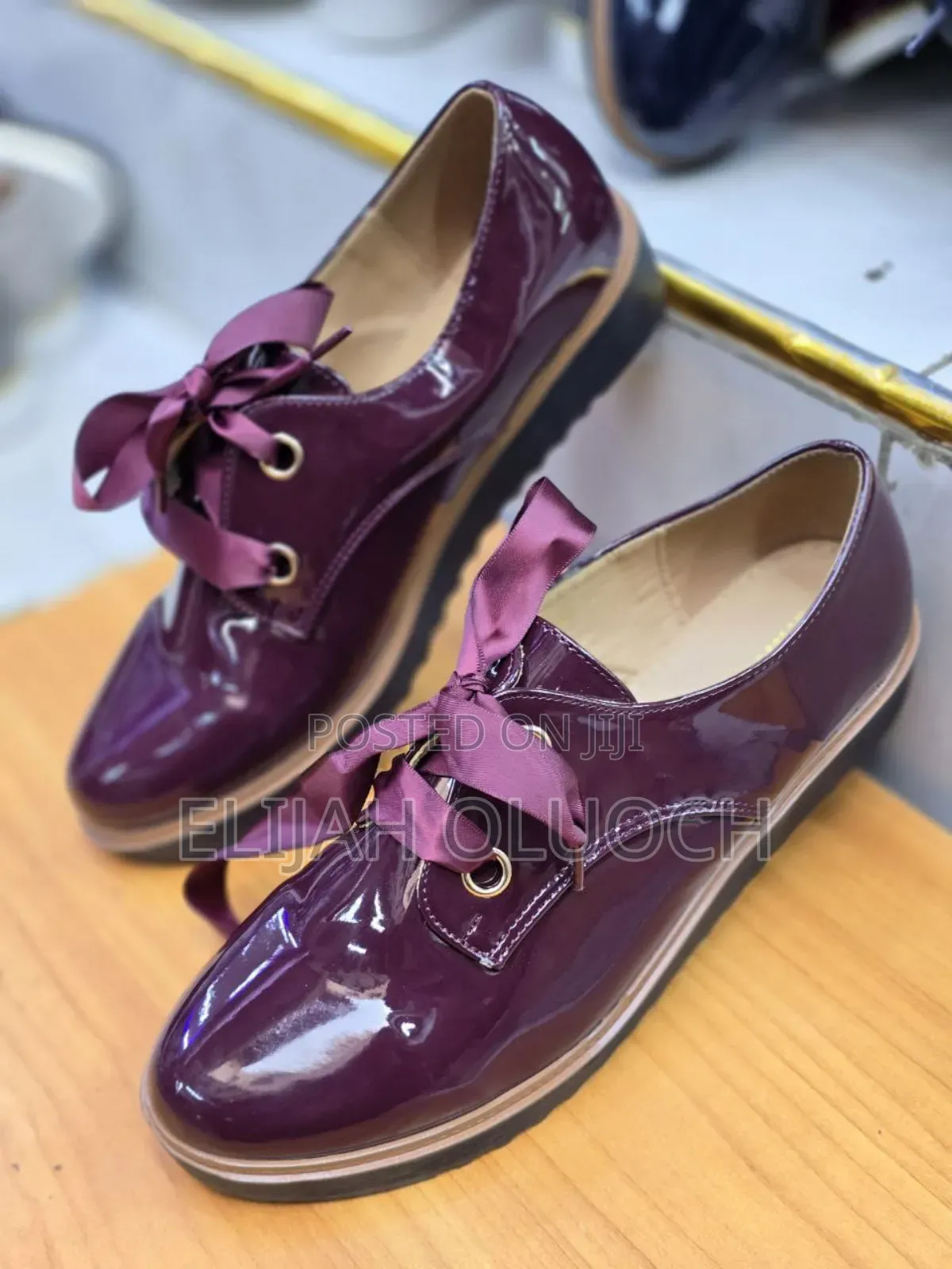 Carvelar Wedge Ribbon Broques