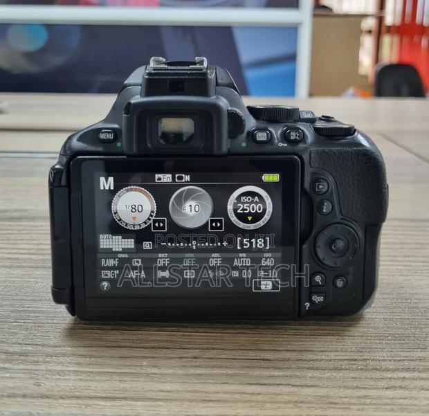 Nikon D5600 With 18:55mm - thumbnail 3