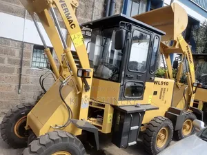 POWERMAC Wheel Loader Diesel Powered Operator.