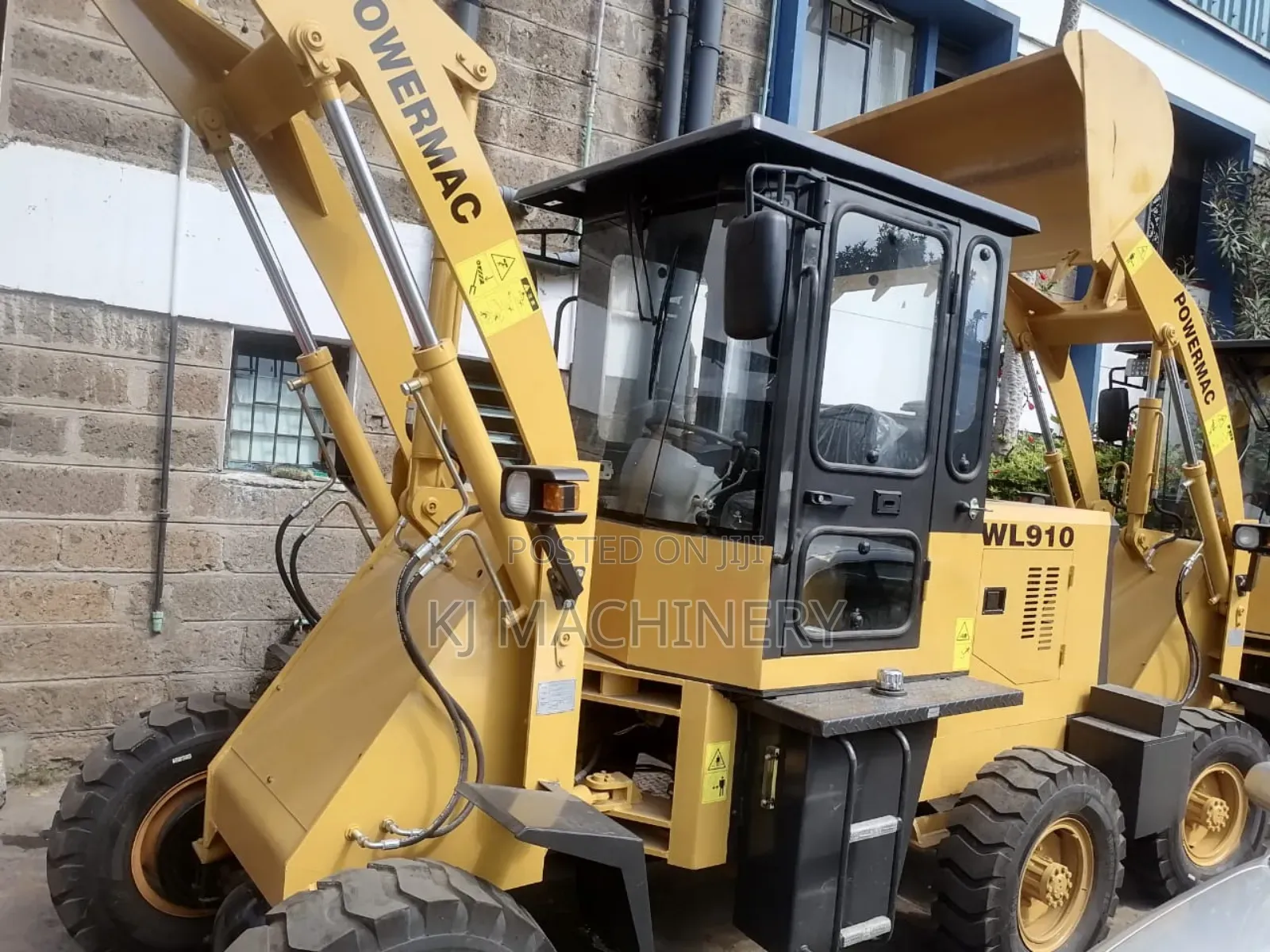 POWERMAC Wheel Loader Diesel Powered Operator.