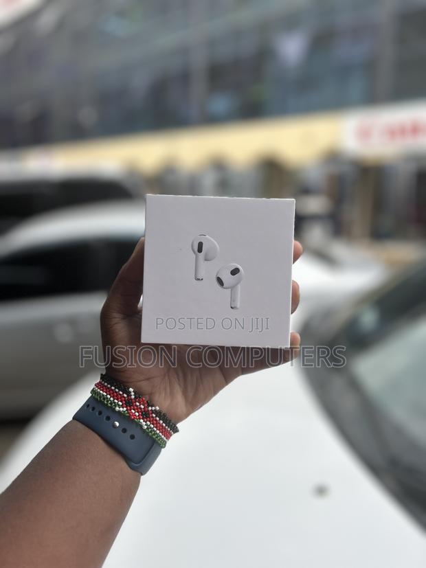 Apple Airpods 3 3rd Gen - thumbnail 2