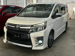 Toyota Voxy 2018 White
