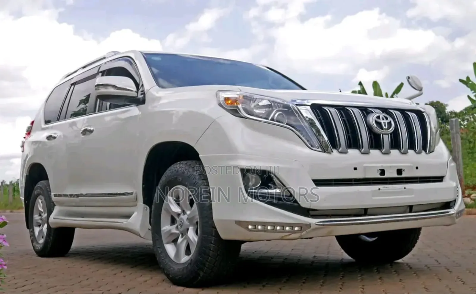 Toyota Land Cruiser Prado 2012 White