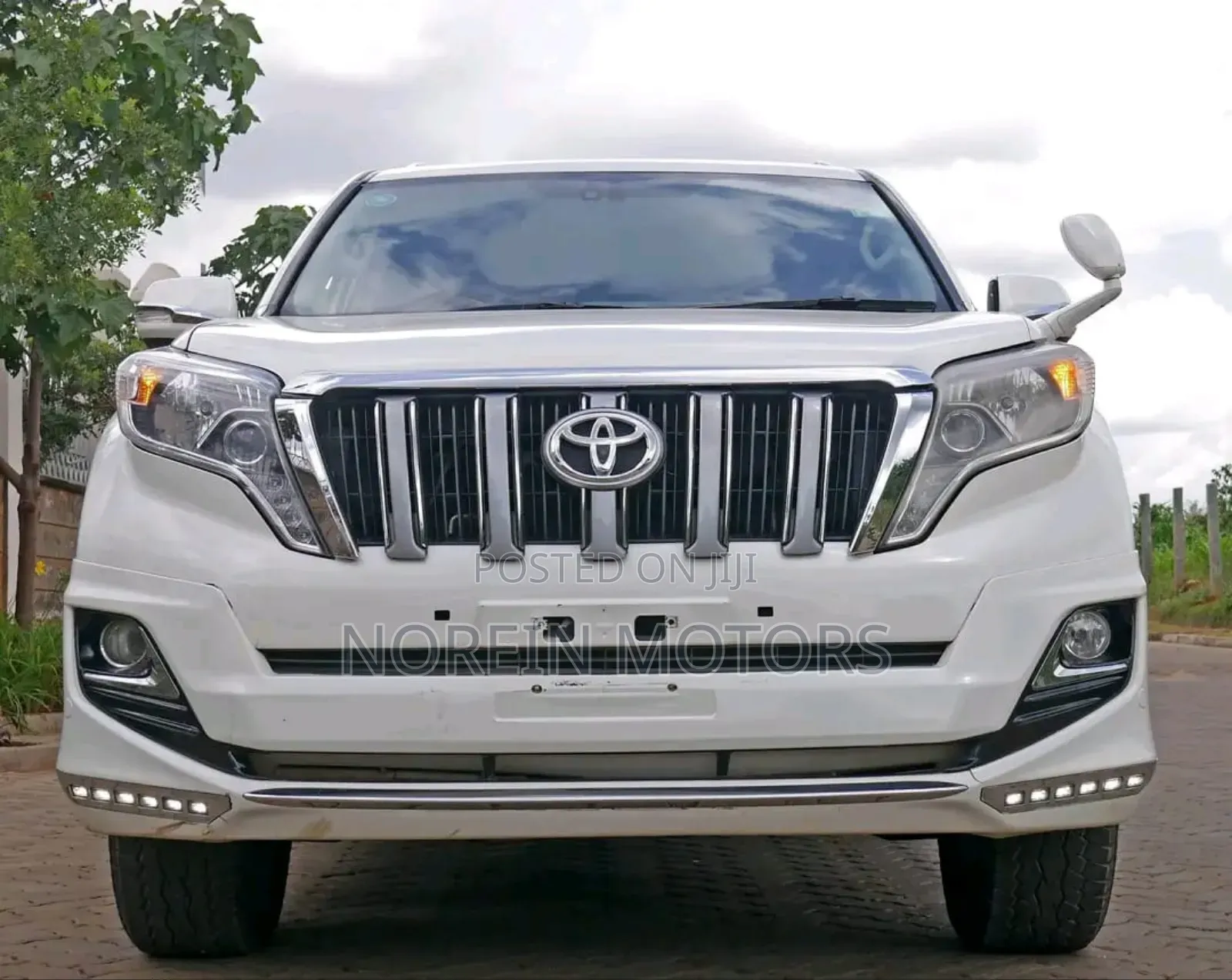 Toyota Land Cruiser Prado 2012 White
