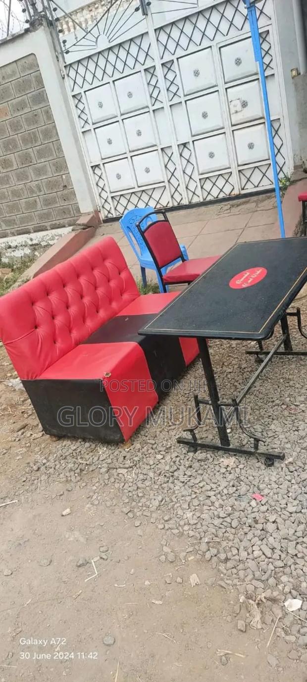 Restaurants Table and Bar Couch - main view