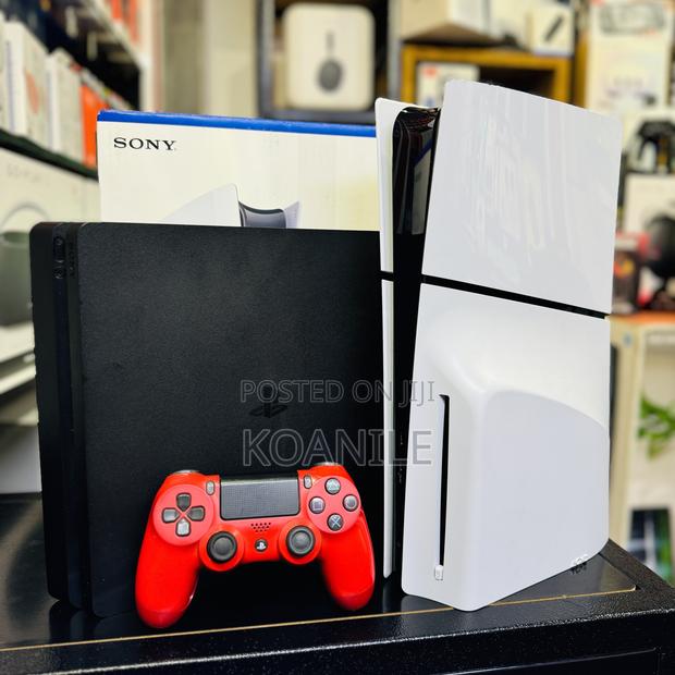 Ps5 Slim Tradein (With Ps4) - main view