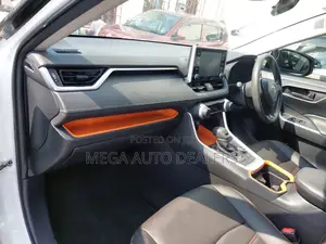 Toyota RAV4 2019 Pearl