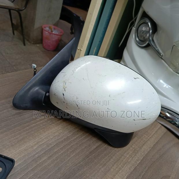 Nissan Juke.Side Mirror LHS. - thumbnail 2