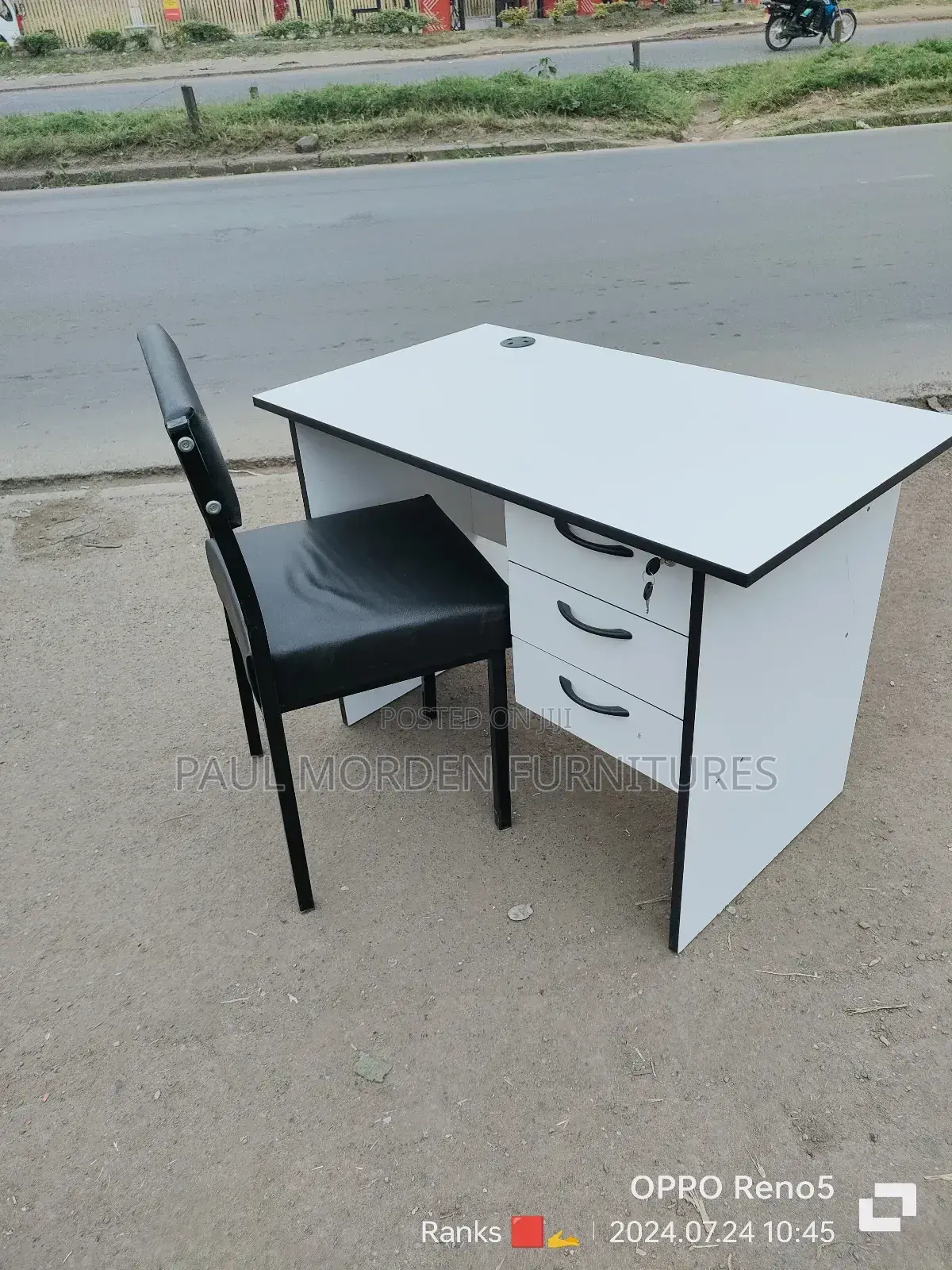 Office Desk With Chair