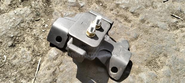 Isuzu DMAX Old Model Engine Mounting