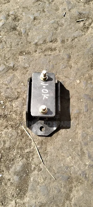 Isuzu DMAX Gearbox Mountain