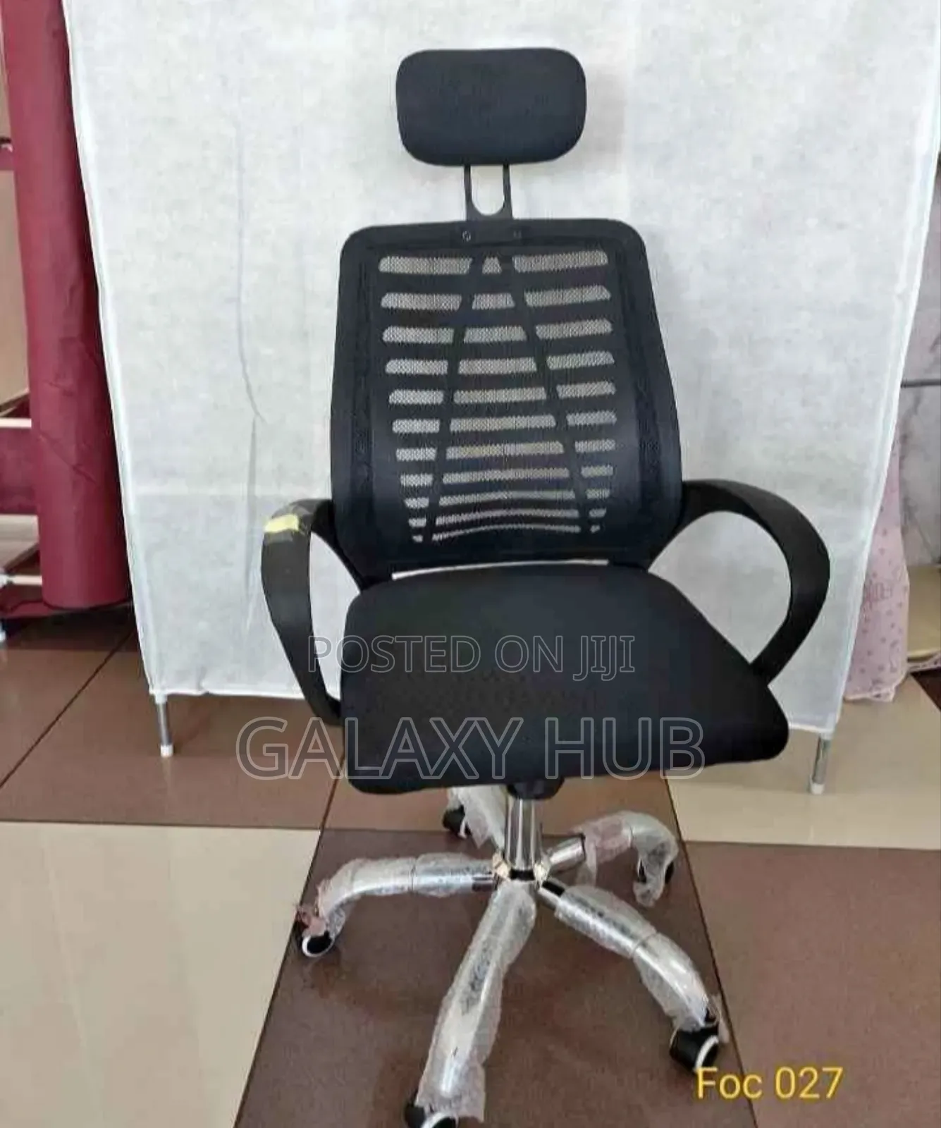 Rotating Office Chair With Headrest
