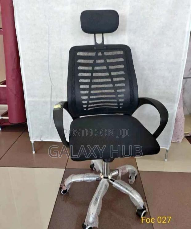 Rotating Office Chair With Headrest