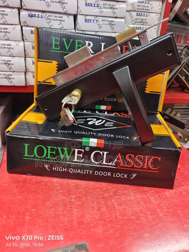 Matt Black Everlowie Lock - main view