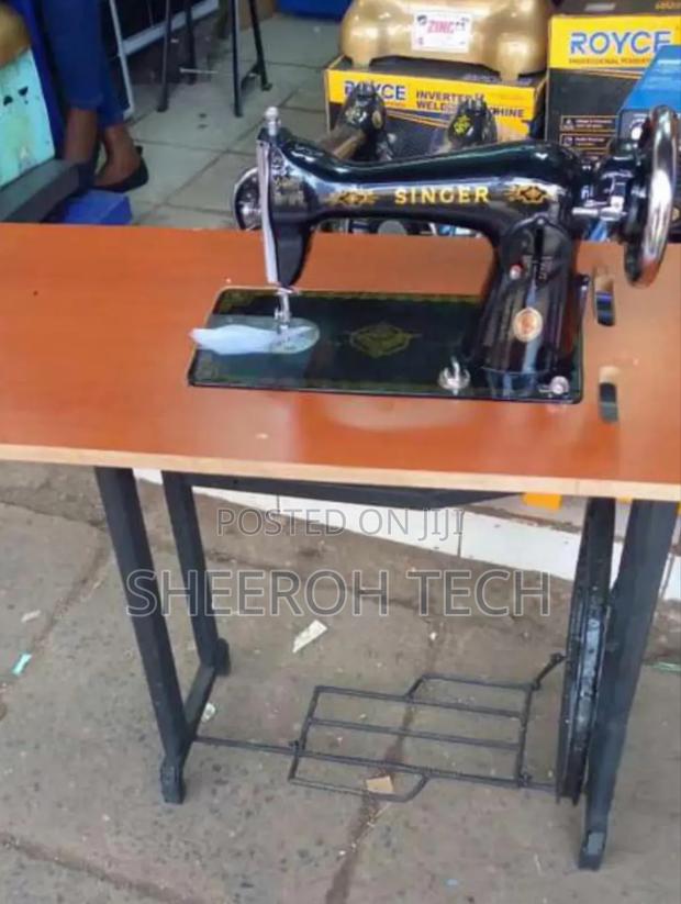 Singer Sewing Machine/Domestic Sewing Machine