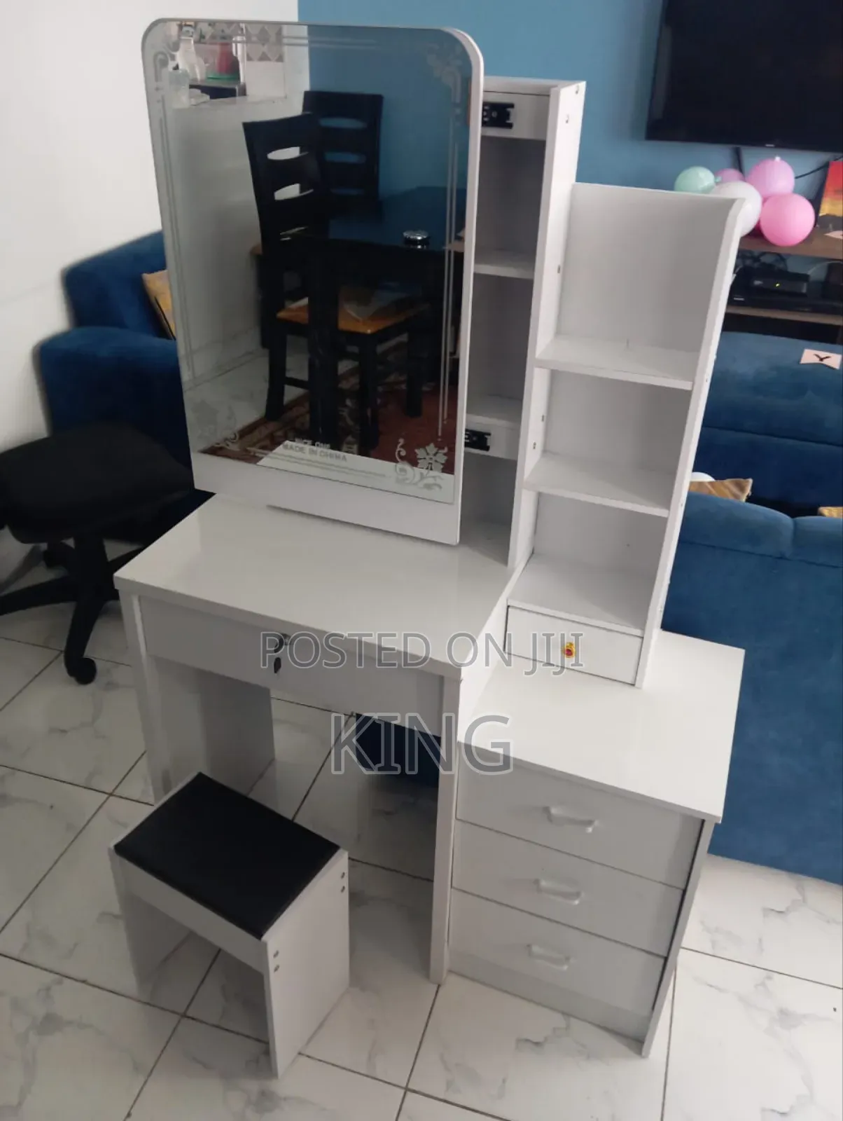 Smart Dressing Table Dressing