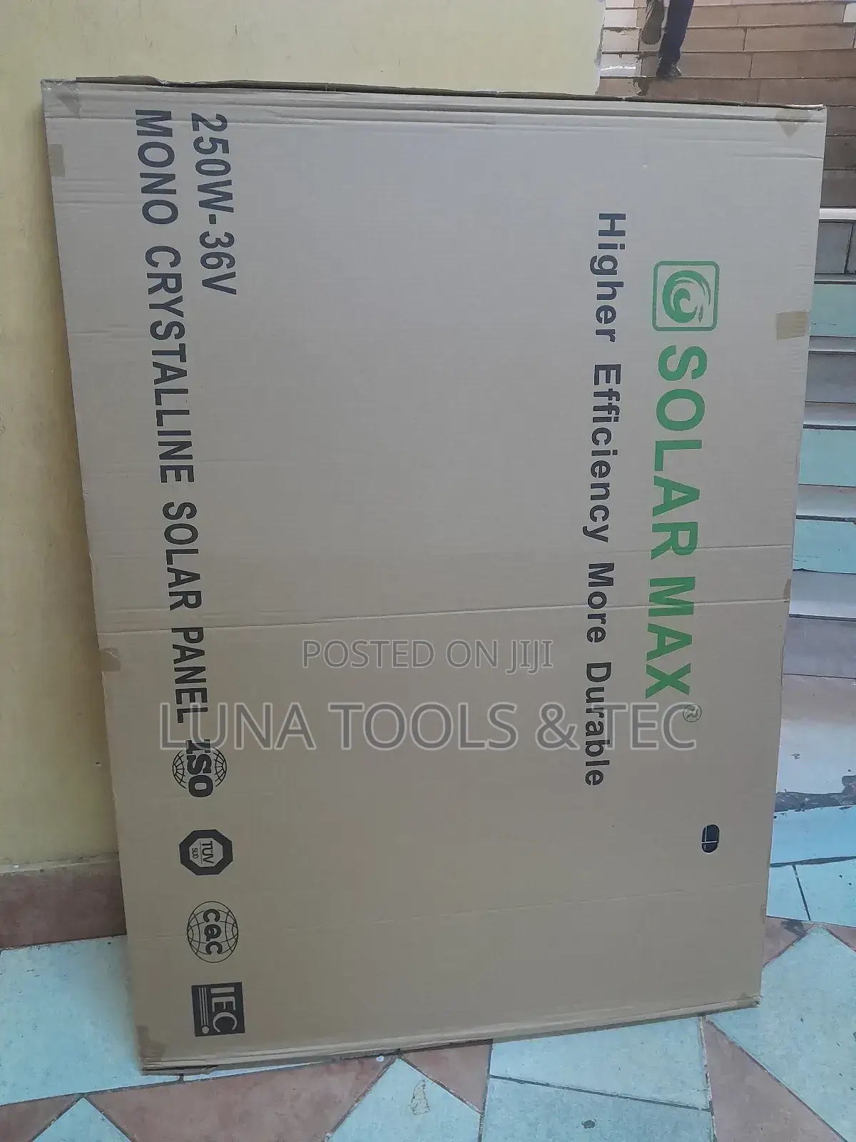 High Durability 12V Rated Solarmax Solar Panel 250W