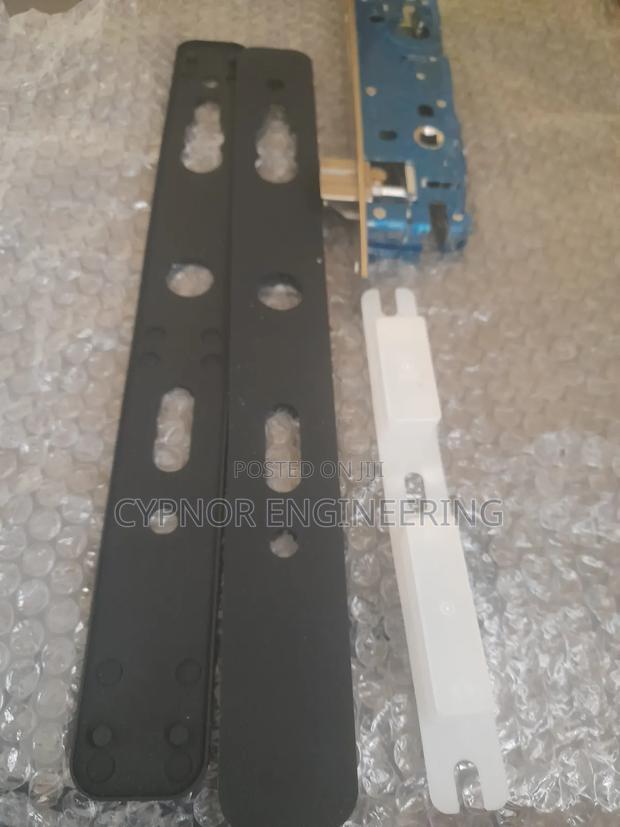 Keyless Entry Biometric Lock - thumbnail 3