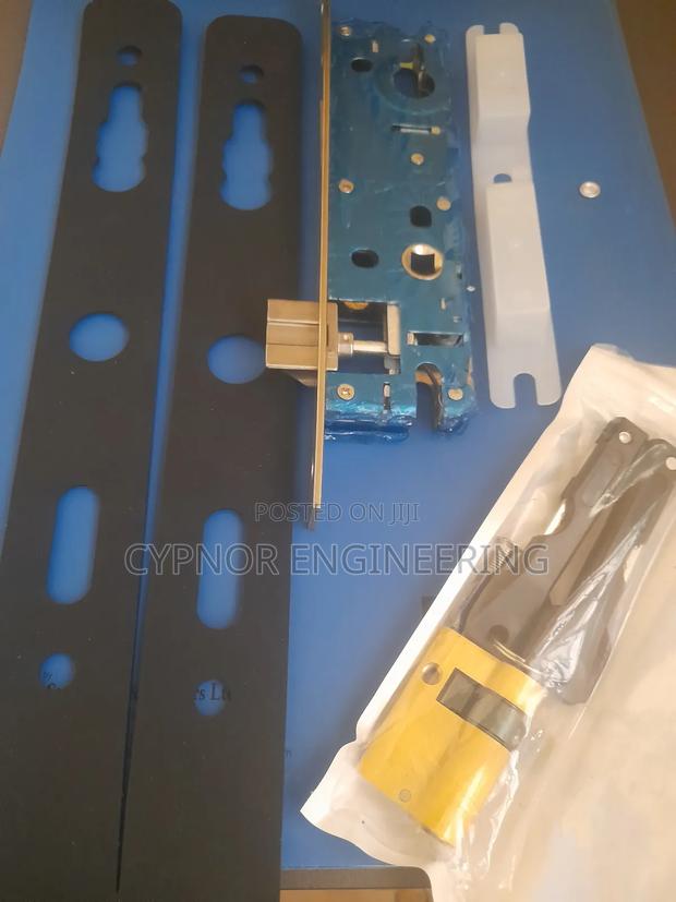 Smart Security Door Lock - thumbnail 2