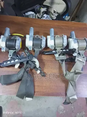 Harrier 240 Seatbelts