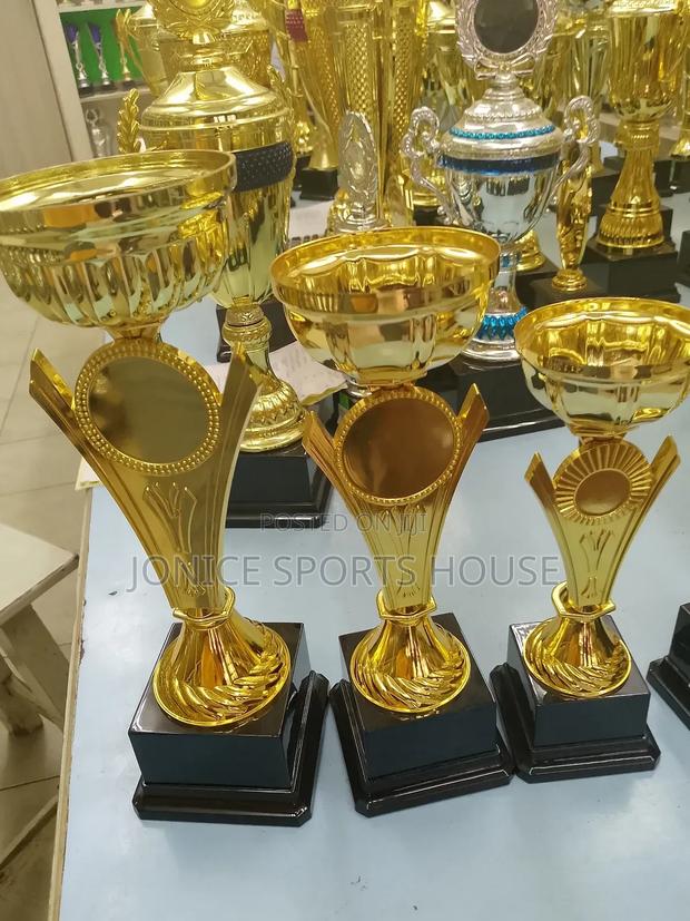 Award Trophy - thumbnail 2