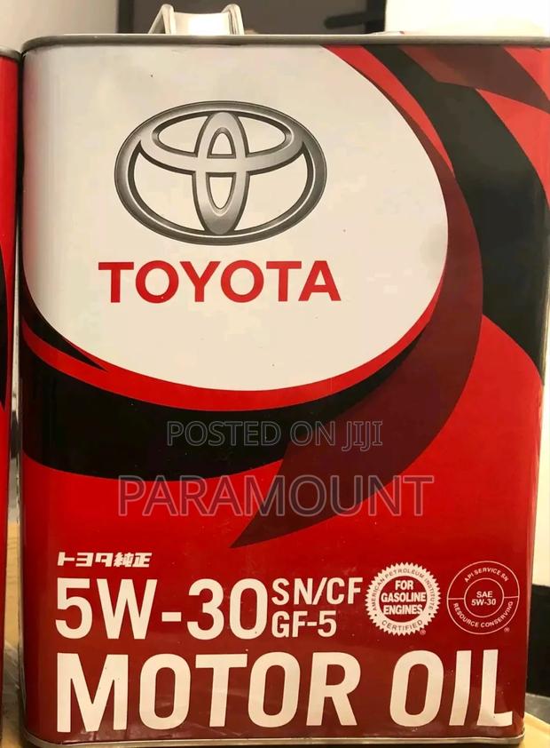 5w-30 Synthetic Engine Oil. - main view