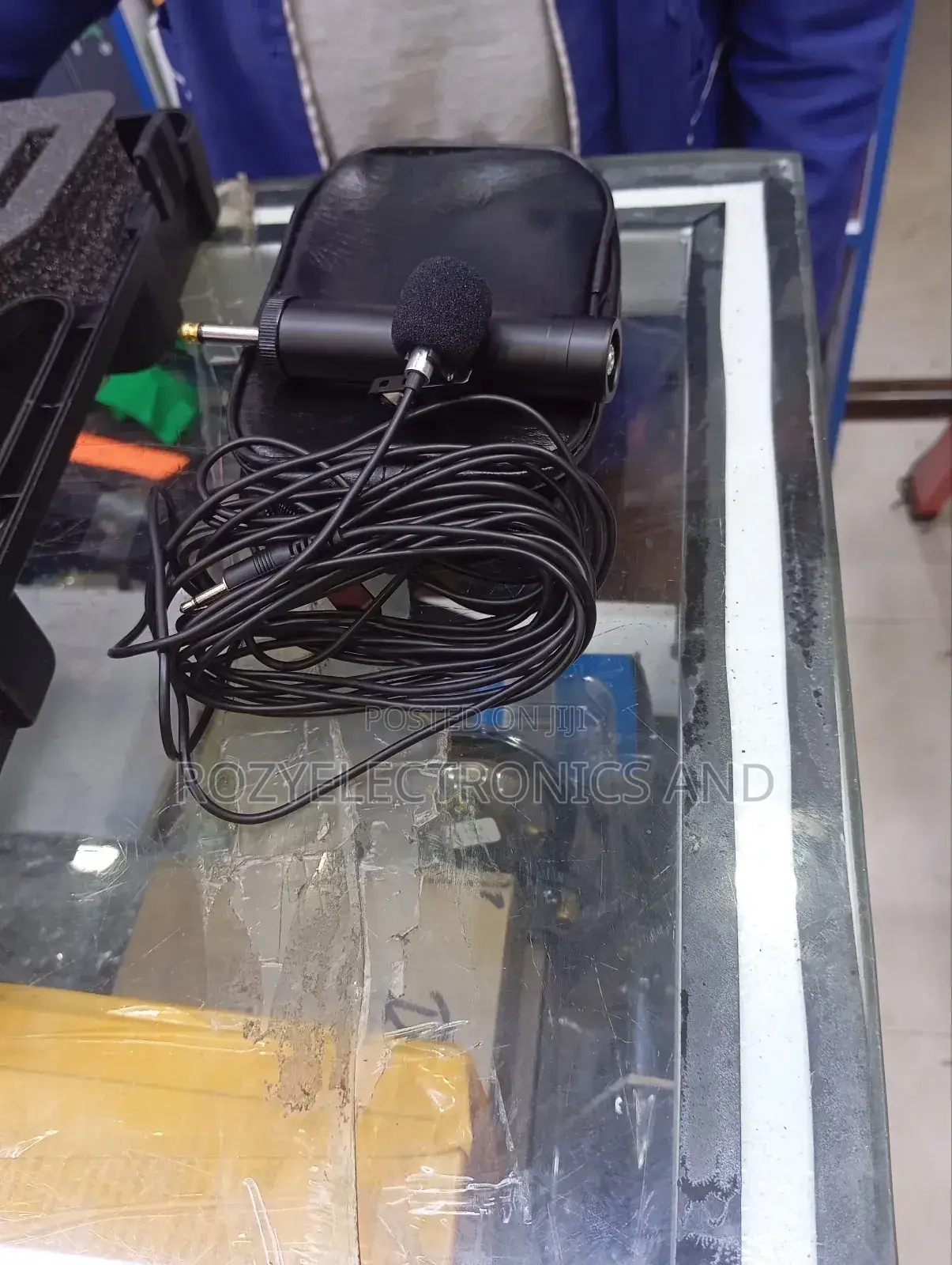Collar Microphone With Wire