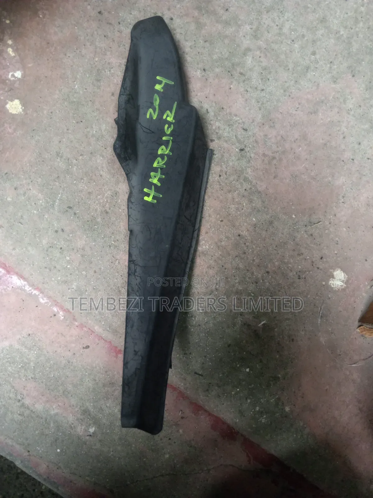 Windscreen Finisher Toyota Harrier New Shape/Condom Harrier