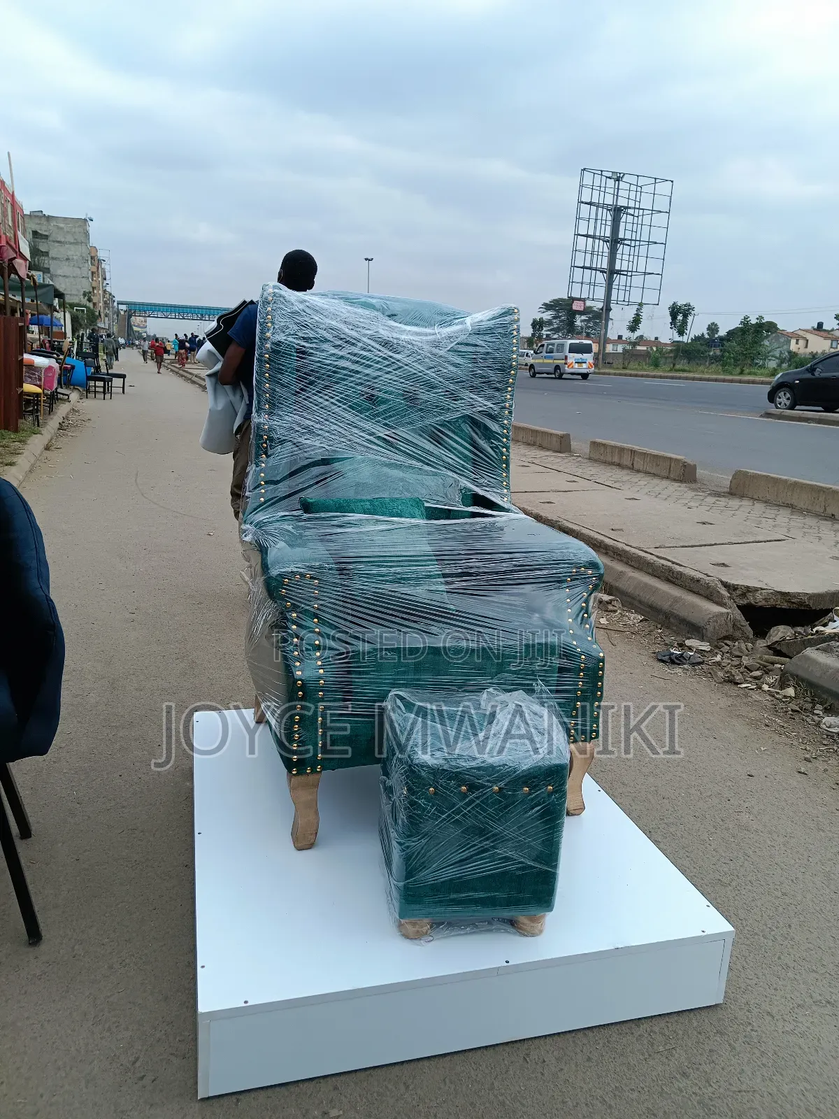 Pedicure Seat, Puff and Pallet